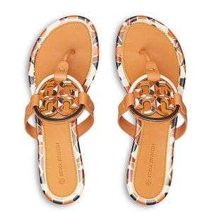 ☀️NWT☀️TODY BURCH Miller Sandals Enamel Camel 9